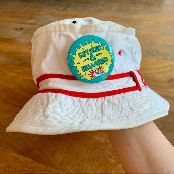 “Retired But Re-Hired” Vintage Joke Bucket Hat - Picture 3 of 12